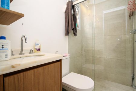 Casa de condomínio para alugar com 169m², 4 quartos e 3 vagas Casa de condomínio para alugar com 169m², 4 quartos e 3 vagasBanheiro Suíte 1