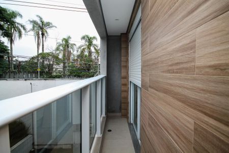 Casa de condomínio para alugar com 169m², 4 quartos e 3 vagas Casa de condomínio para alugar com 169m², 4 quartos e 3 vagasVaranda Suíte 1