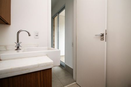 Casa de condomínio para alugar com 169m², 4 quartos e 3 vagas Casa de condomínio para alugar com 169m², 4 quartos e 3 vagasBanheiro Suíte 2