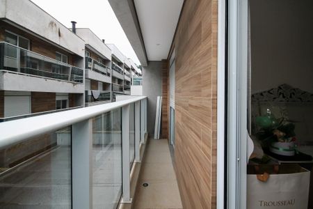 Casa de condomínio para alugar com 169m², 4 quartos e 3 vagas Casa de condomínio para alugar com 169m², 4 quartos e 3 vagasVaranda Quarto 1 e 2