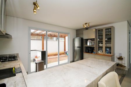Casa de condomínio para alugar com 169m², 4 quartos e 3 vagas Casa de condomínio para alugar com 169m², 4 quartos e 3 vagasCozinha