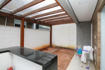 Casa de condomínio para alugar com 169m², 4 quartos e 3 vagas Casa de condomínio para alugar com 169m², 4 quartos e 3 vagasQuintal