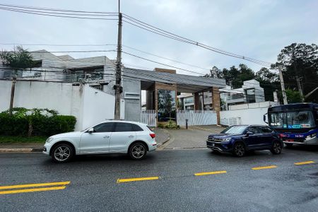Casa de condomínio para alugar com 169m², 4 quartos e 3 vagas Casa de condomínio para alugar com 169m², 4 quartos e 3 vagasFachada Condomínio