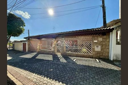 Casa à venda com 142m², 3 quartos e 3 vagas Casa à venda com 142m², 3 quartos e 3 vagasFoto 01