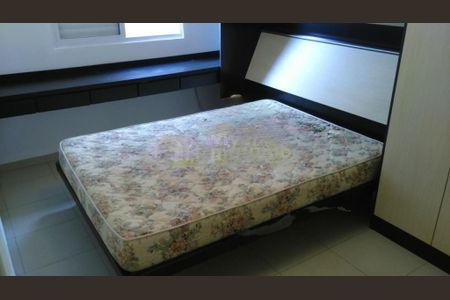 Apartamento à venda com 2 quartos, 60m² em Parque Reboucas, São Paulo