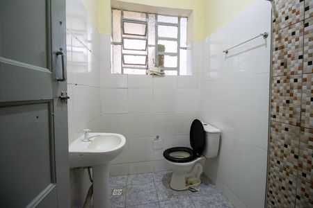 Casa para alugar com 55m², 1 quarto e sem vaga Casa para alugar com 55m², 1 quarto e sem vagaBanheiro