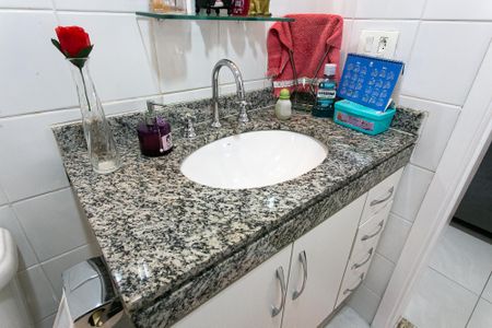 Apartamento à venda com 80m², 2 quartos e 2 vagas Apartamento à venda com 80m², 2 quartos e 2 vagasBanheiro