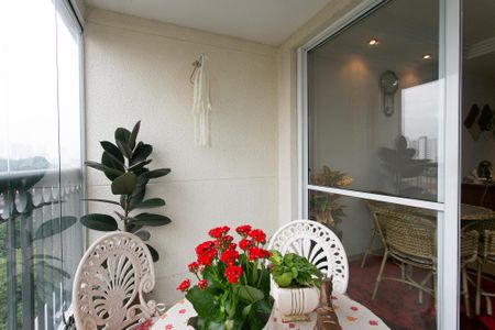 Apartamento à venda com 80m², 2 quartos e 2 vagas Apartamento à venda com 80m², 2 quartos e 2 vagasVaranda da Sala