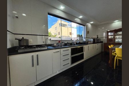 Casa para alugar com 360m², 5 quartos e 4 vagas Casa para alugar com 360m², 5 quartos e 4 vagasFoto 16