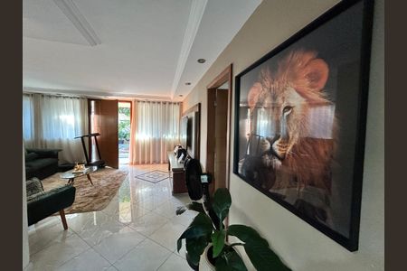 Foto 11 de casa para alugar com 5 quartos, 360m² em Planalto, Belo Horizonte