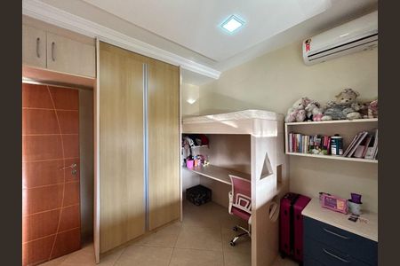 Foto 02 de casa para alugar com 5 quartos, 360m² em Planalto, Belo Horizonte