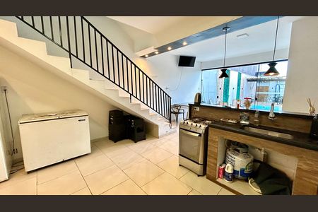 Cozinha de casa para alugar com 2 quartos, 300m² em Jardim Alice, Guarulhos