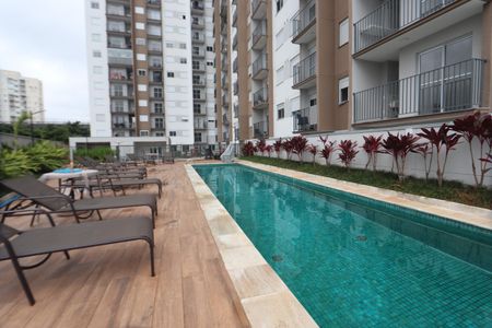 Apartamento à venda com 37m², 2 quartos e sem vagaÁrea comum - Piscina