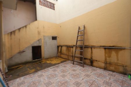 Casa para alugar com 60m², 3 quartos e sem vagaQuintal
