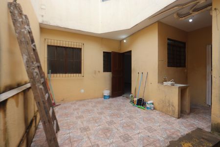 Casa para alugar com 60m², 3 quartos e sem vagaQuintal