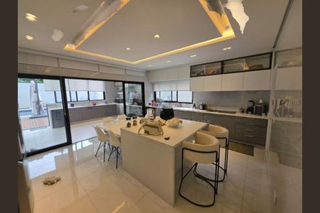 Casa à venda com 596m², 5 quartos e 12 vagas