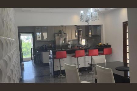 Casa à venda com 5 quartos, 370m² em Jardim Textil, São Paulo