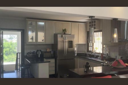 Casa à venda com 5 quartos, 370m² em Jardim Textil, São Paulo