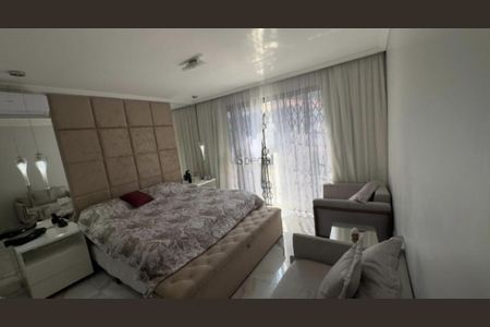 Casa à venda com 5 quartos, 370m² em Jardim Textil, São Paulo