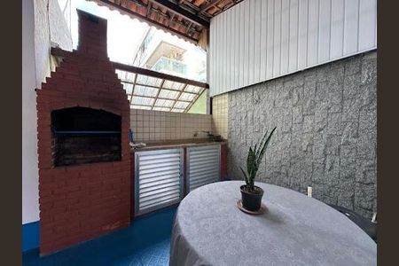 Casa à venda com 108m², 3 quartos e 1 vaga