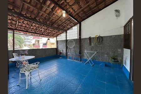 Casa à venda com 108m², 3 quartos e 1 vaga