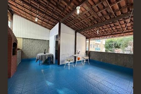 Casa à venda com 108m², 3 quartos e 1 vaga
