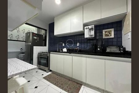 Casa à venda com 108m², 3 quartos e 1 vaga