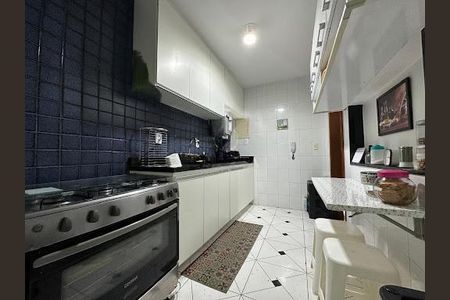 Casa à venda com 108m², 3 quartos e 1 vaga