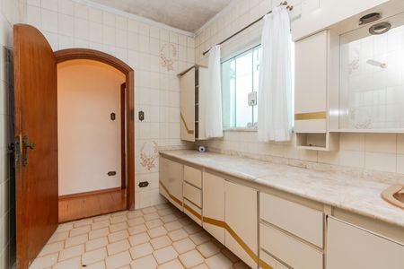 Casa para alugar com 296m², 3 quartos e 3 vagas Casa para alugar com 296m², 3 quartos e 3 vagasBanheiro da Suíte 1