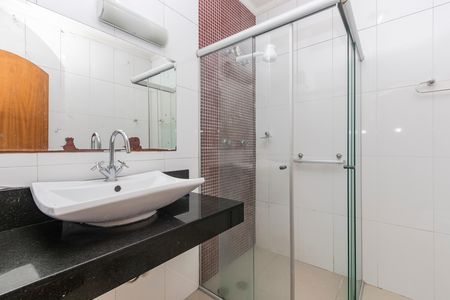 Casa para alugar com 296m², 3 quartos e 3 vagas Casa para alugar com 296m², 3 quartos e 3 vagasBanheiro da Suíte 3