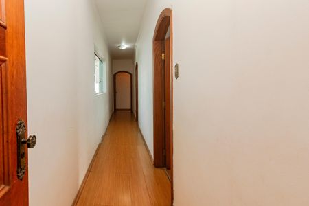 Casa para alugar com 296m², 3 quartos e 3 vagas Casa para alugar com 296m², 3 quartos e 3 vagasCorredor
