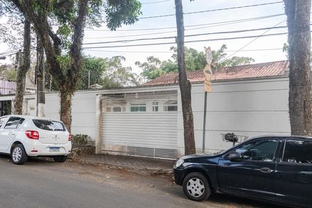 Casa para alugar com 296m², 3 quartos e 3 vagas Casa para alugar com 296m², 3 quartos e 3 vagasFachada