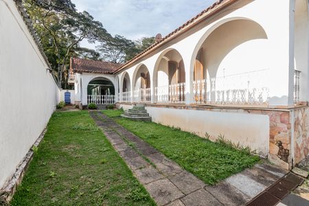 Casa para alugar com 296m², 3 quartos e 3 vagas Casa para alugar com 296m², 3 quartos e 3 vagasQuintal