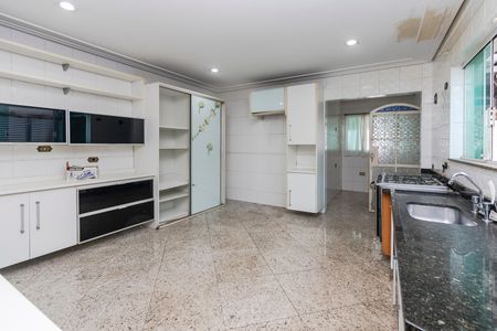 Casa para alugar com 296m², 3 quartos e 3 vagas Casa para alugar com 296m², 3 quartos e 3 vagasCozinha