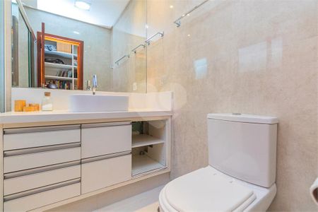 Casa à venda com 200m², 4 quartos e 2 vagas