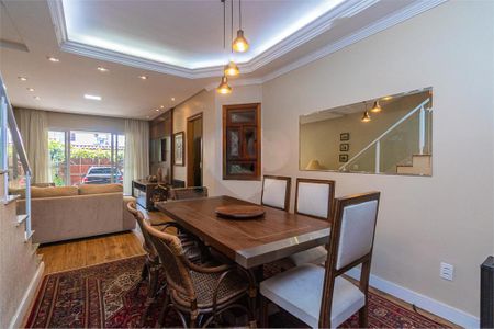 Casa à venda com 200m², 4 quartos e 2 vagas