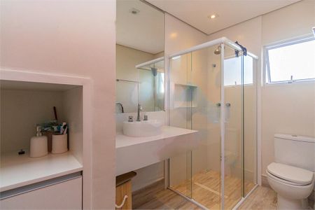 Casa à venda com 200m², 4 quartos e 2 vagas