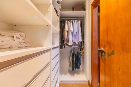 Casa à venda com 200m², 4 quartos e 2 vagas