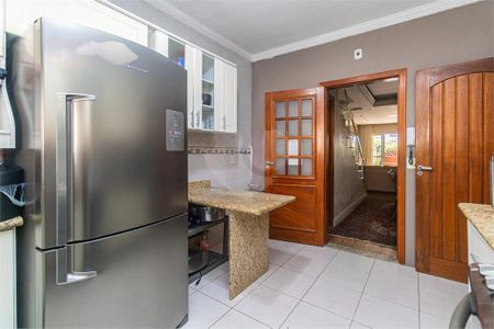 Casa à venda com 200m², 4 quartos e 2 vagas