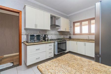 Casa à venda com 200m², 4 quartos e 2 vagas