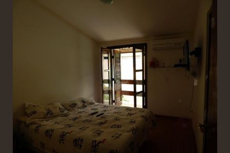 Casa à venda com 6 quartos, 450m² em Interlagos, São Paulo