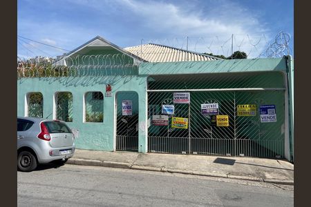Casa para alugar com 185m², 3 quartos e 2 vagas Casa para alugar com 185m², 3 quartos e 2 vagasFachada