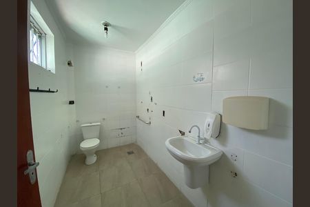 Casa para alugar com 185m², 3 quartos e 2 vagas Casa para alugar com 185m², 3 quartos e 2 vagasBanheiro