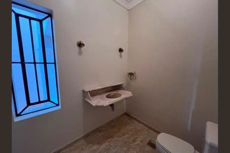 Casa para alugar com 380m², 3 quartos e 4 vagas Casa para alugar com 380m², 3 quartos e 4 vagasBanheiro 3