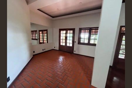 Casa para alugar com 380m², 3 quartos e 4 vagas Casa para alugar com 380m², 3 quartos e 4 vagasSala