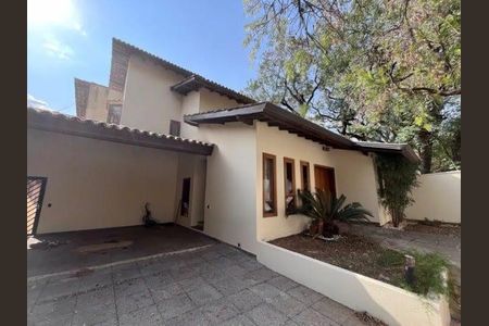 Casa para alugar com 380m², 3 quartos e 4 vagas