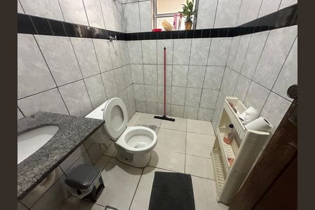 Casa à venda com 125m², 2 quartos e 1 vaga Casa à venda com 125m², 2 quartos e 1 vagaBanheiro