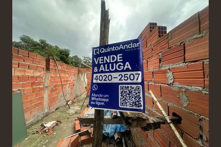 Casa à venda com 125m², 2 quartos e 1 vaga Casa à venda com 125m², 2 quartos e 1 vagaFachada