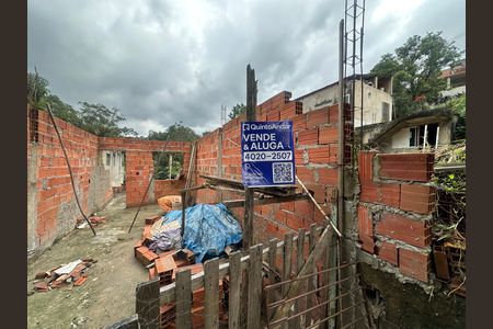 Casa à venda com 125m², 2 quartos e 1 vaga Casa à venda com 125m², 2 quartos e 1 vagaFachada