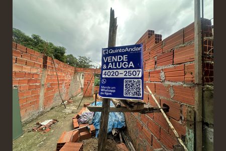 Casa à venda com 125m², 2 quartos e 1 vaga Casa à venda com 125m², 2 quartos e 1 vagaFachada